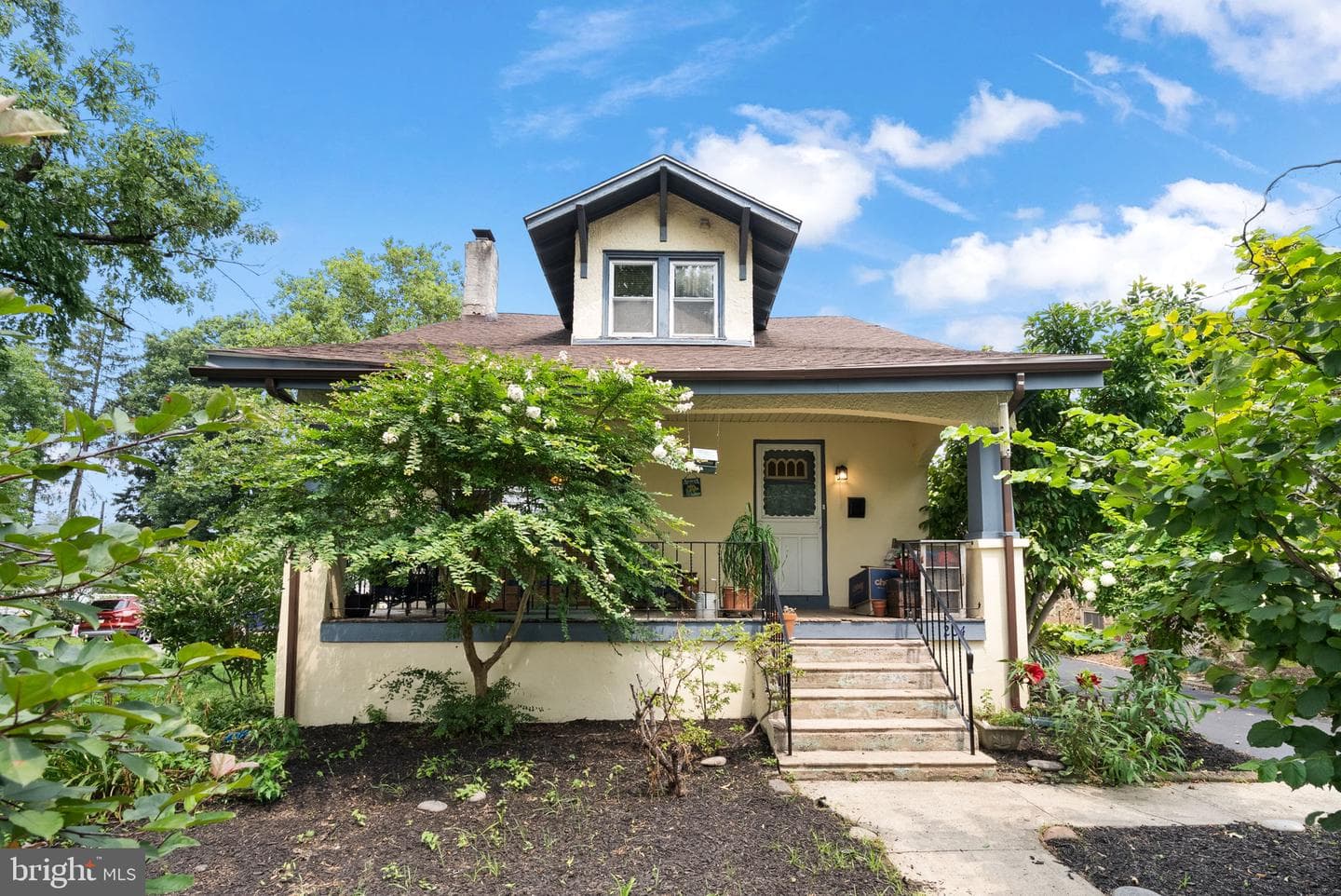 204 Francis Avenue photo 1
