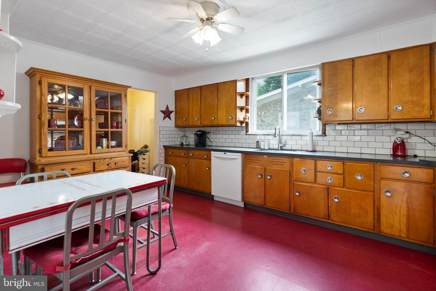 204 Francis Avenue photo 11