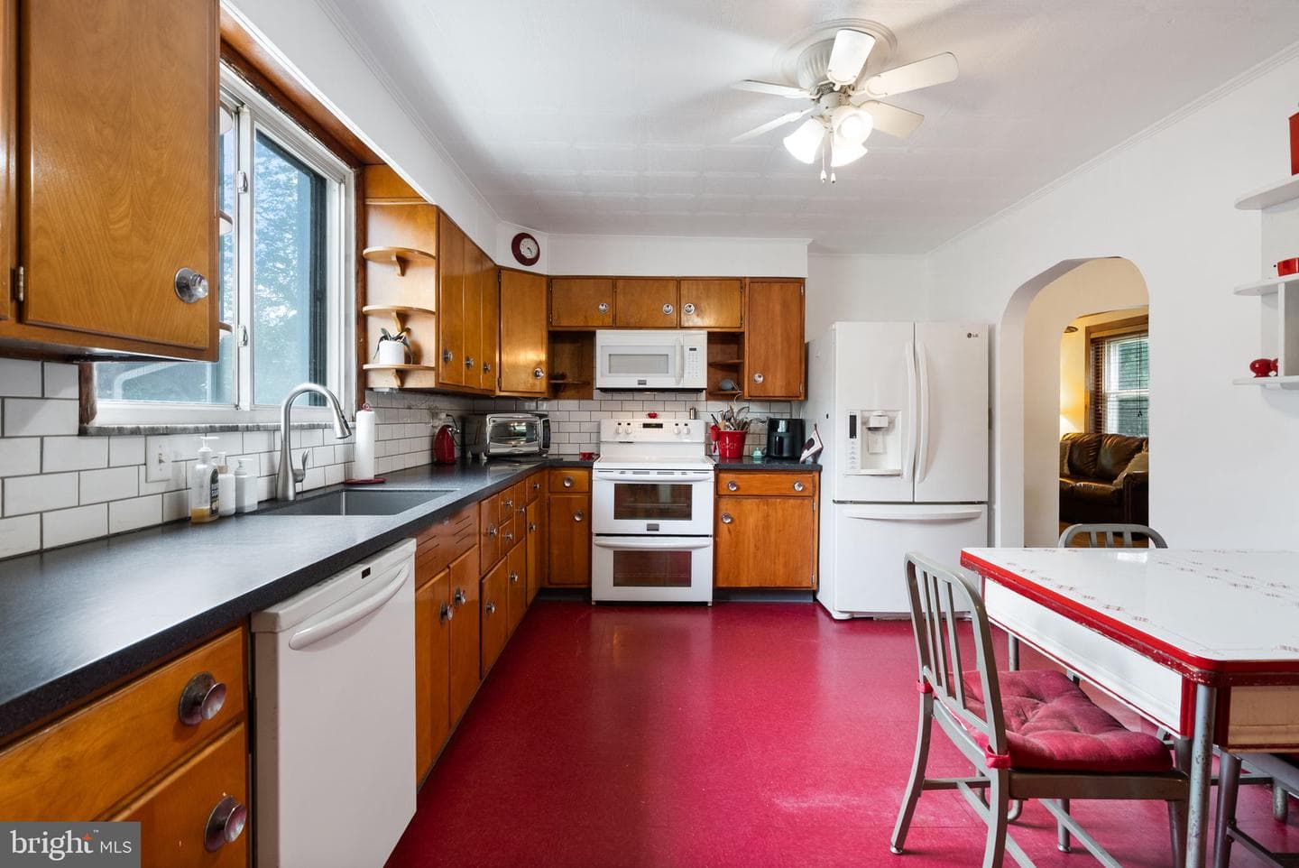 204 Francis Avenue photo 14