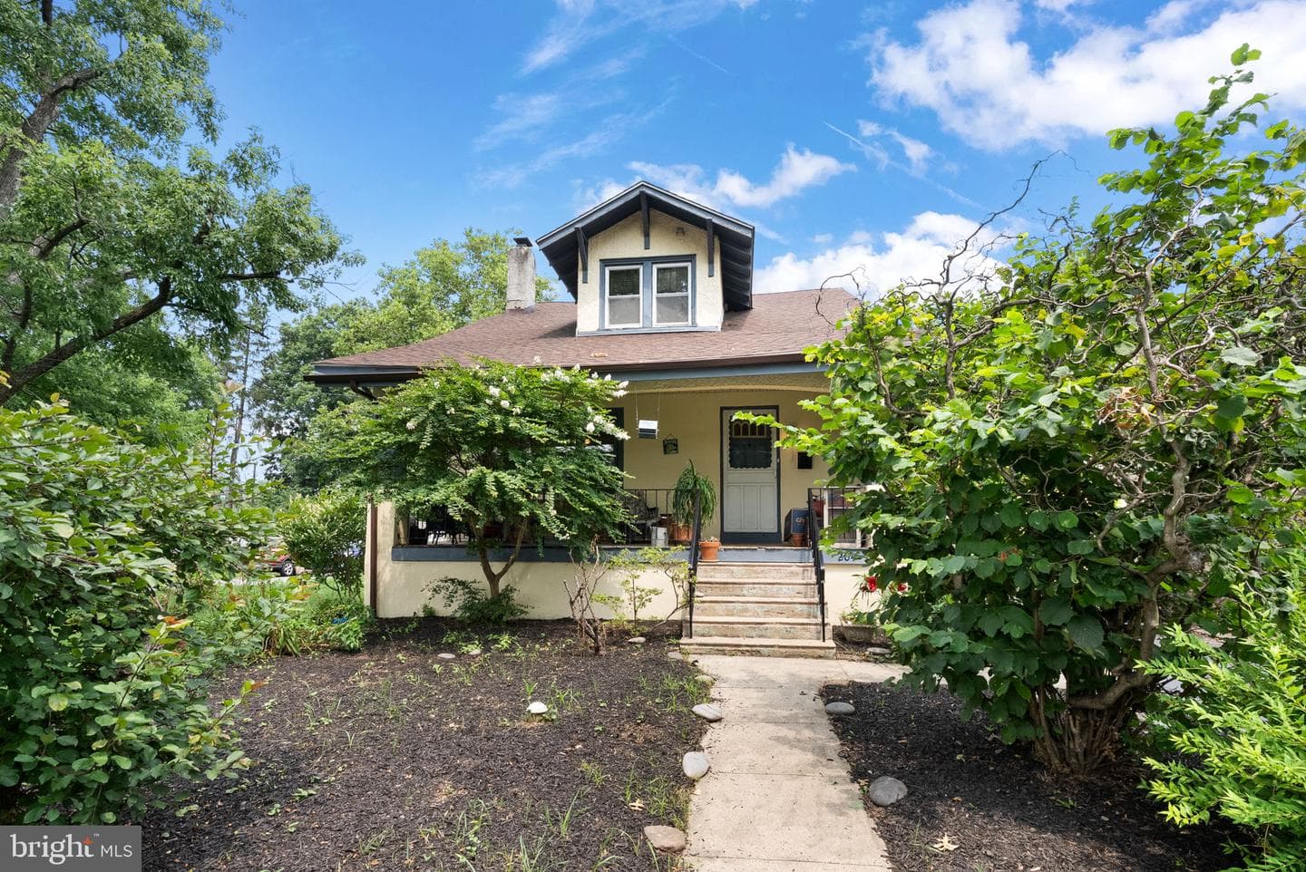 204 Francis Avenue photo 2