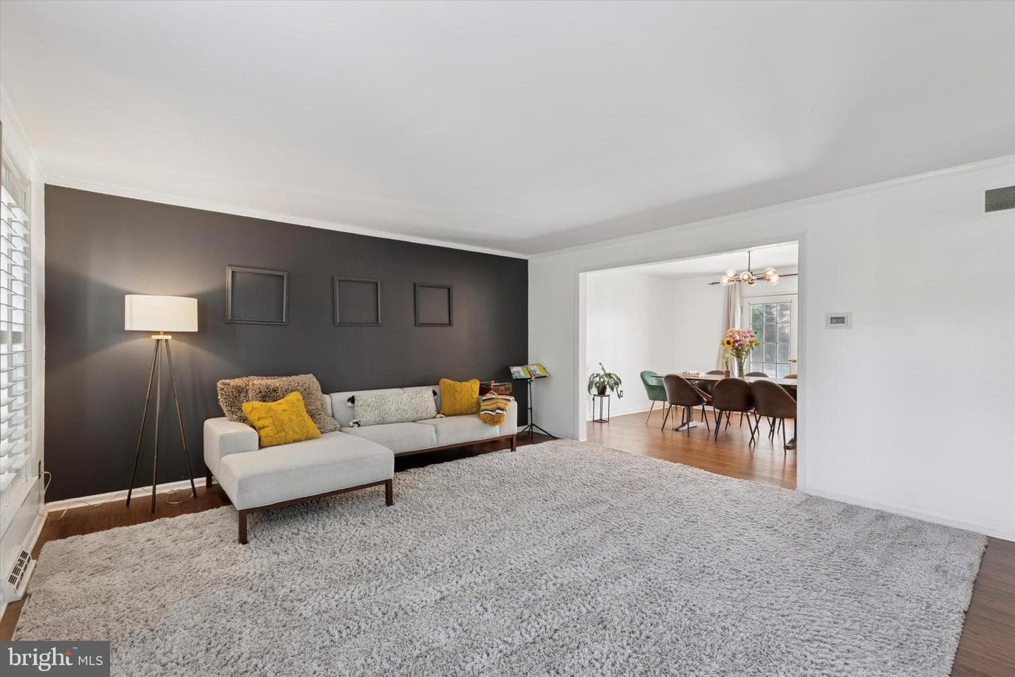 7810 Cobden Road photo 10