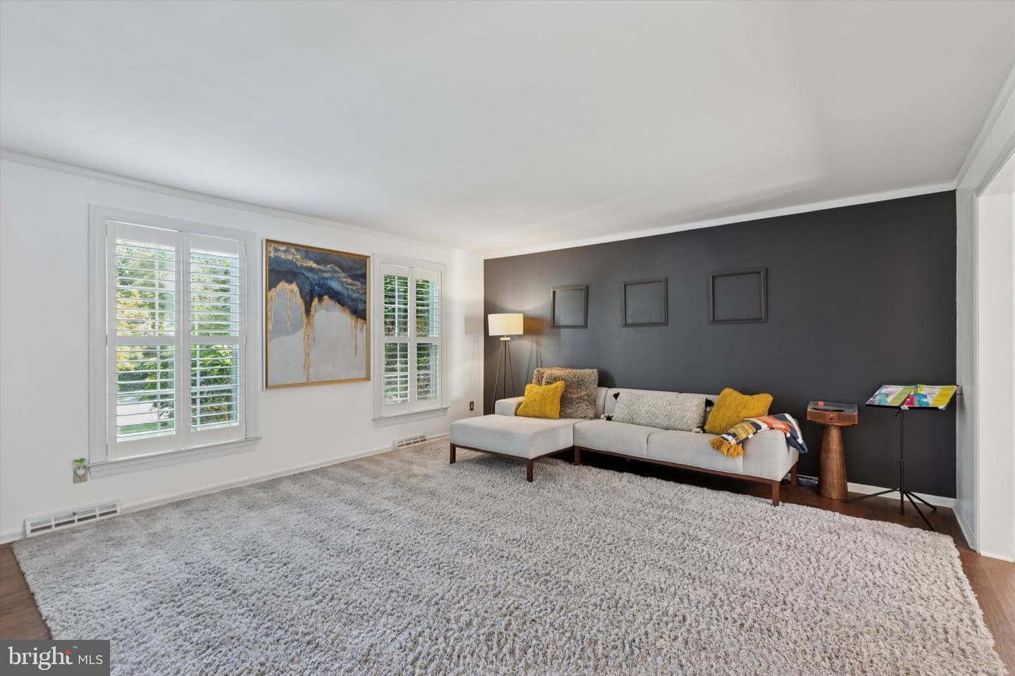 7810 Cobden Road photo 9