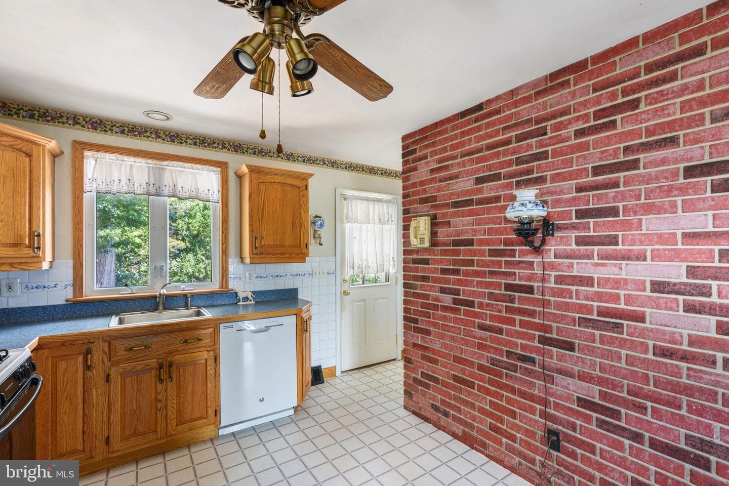 415 Pinecrest Road photo 14