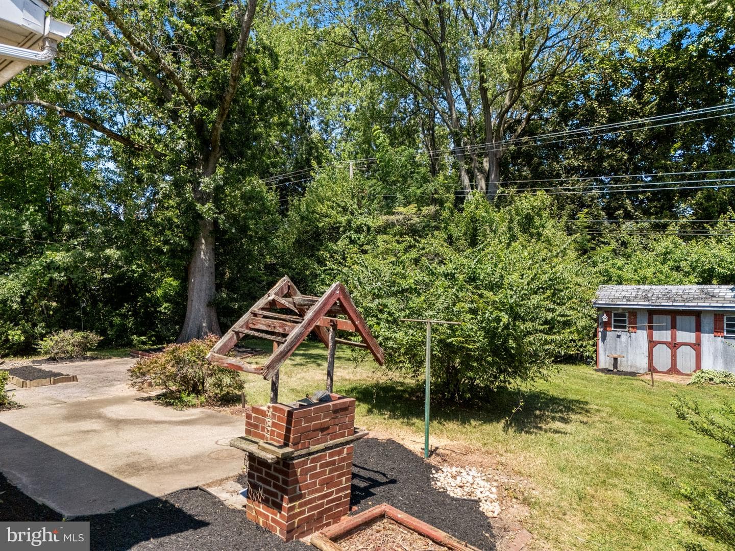 415 Pinecrest Road photo 32