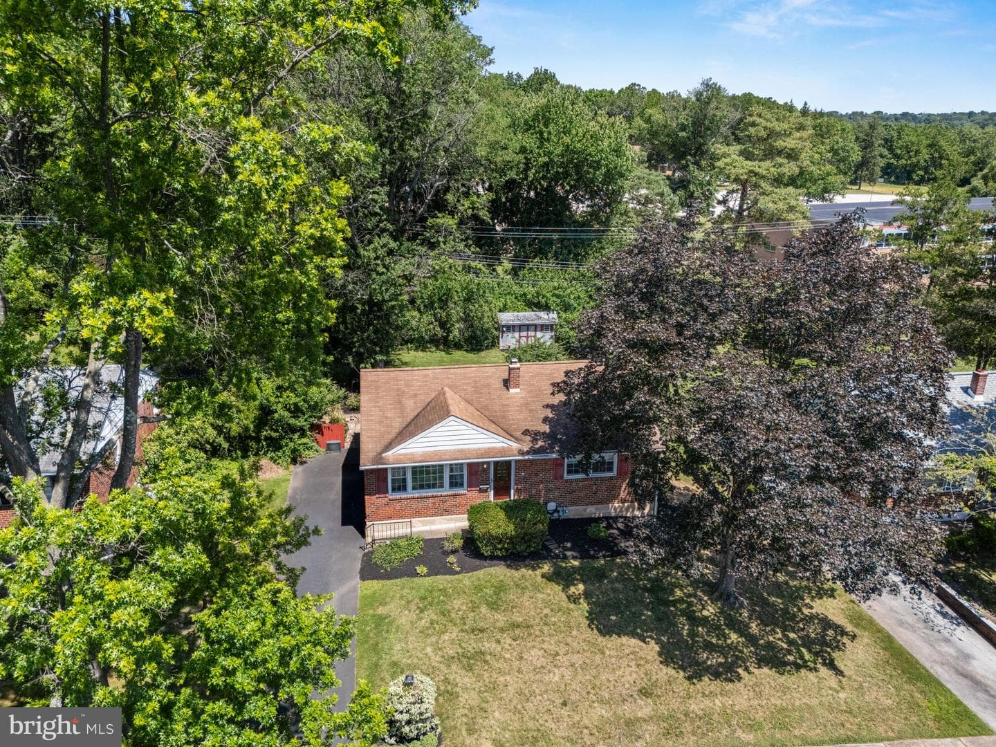 415 Pinecrest Road photo 4