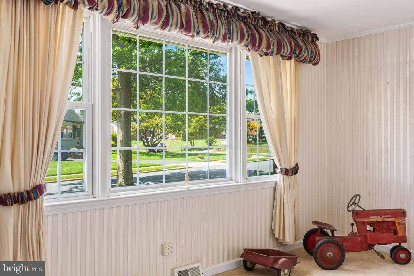 415 Pinecrest Road photo 6
