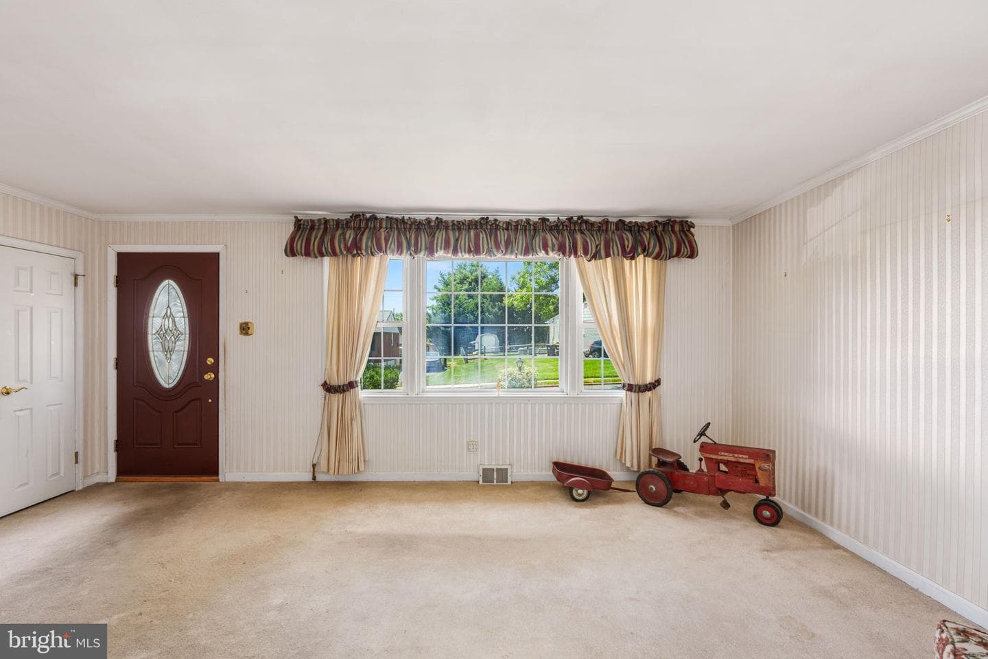 415 Pinecrest Road photo 7