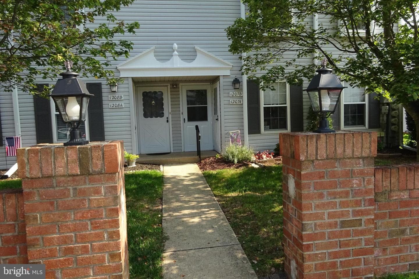 1207 B Crosshill Court photo 1