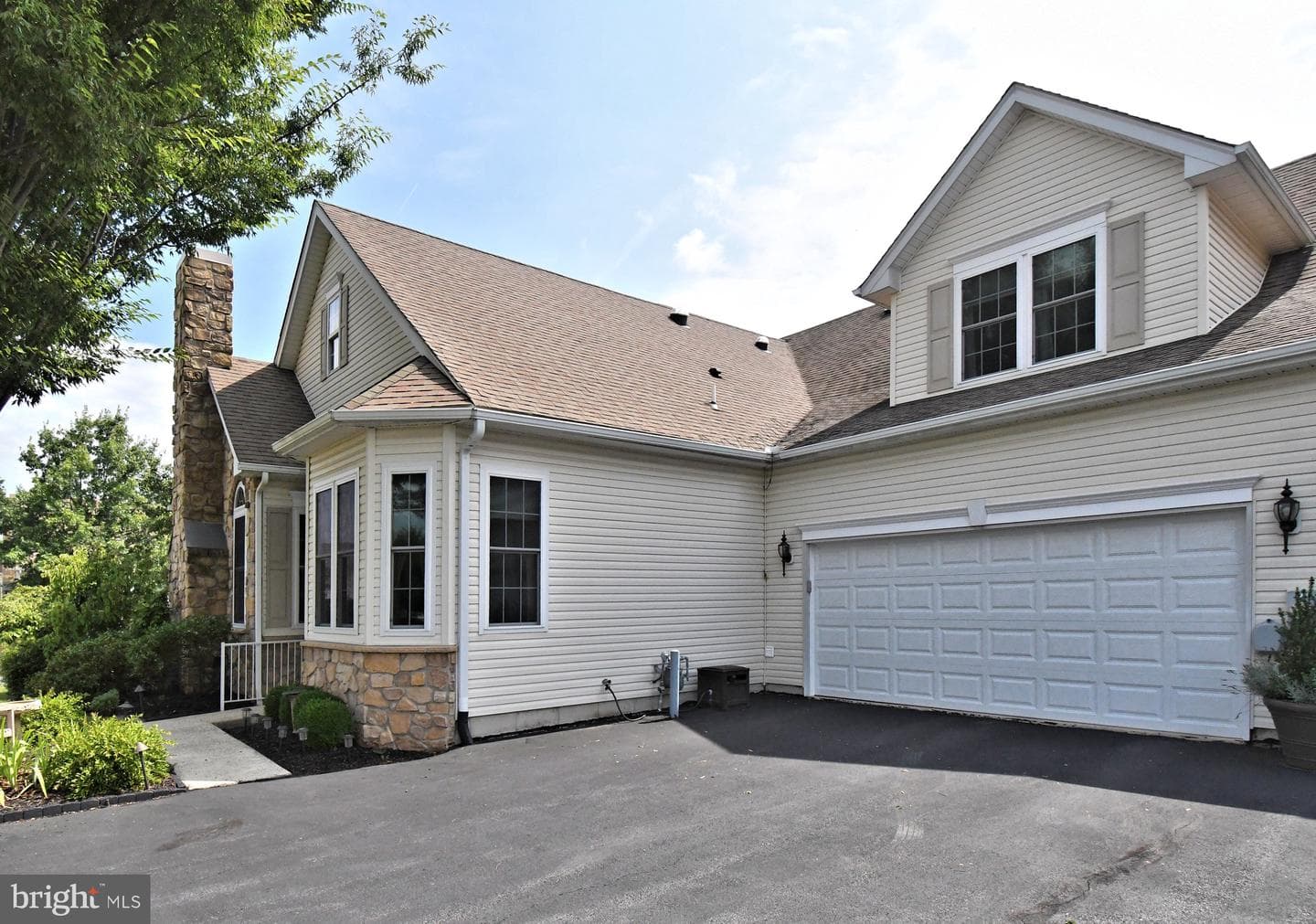 1030 Burgundy Circle photo 1