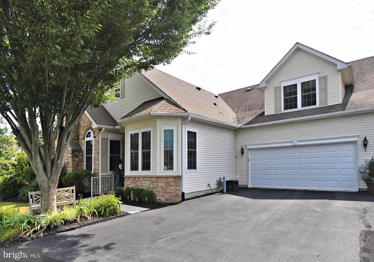 1030 Burgundy Circle photo 2