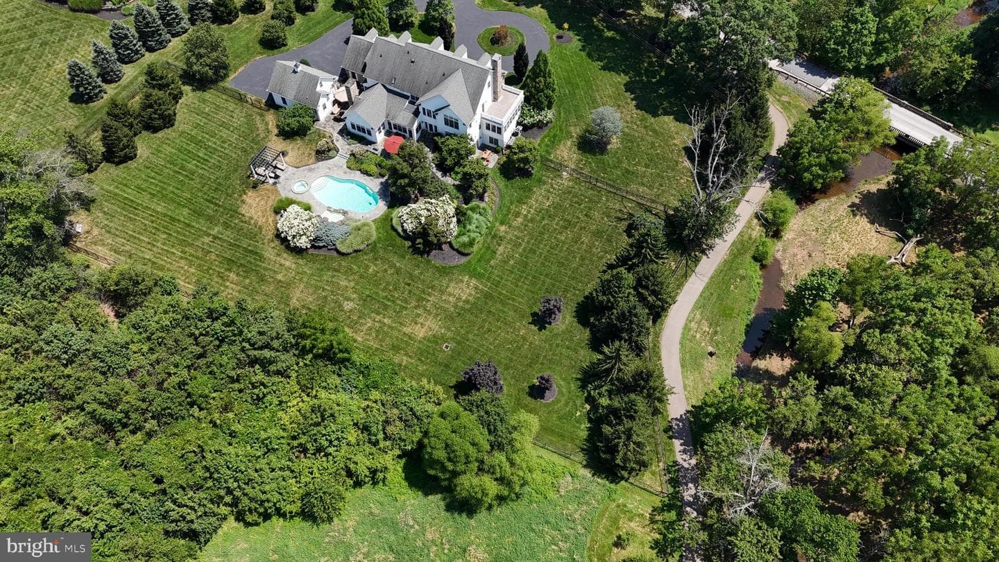 1811 Hollow Road photo 117