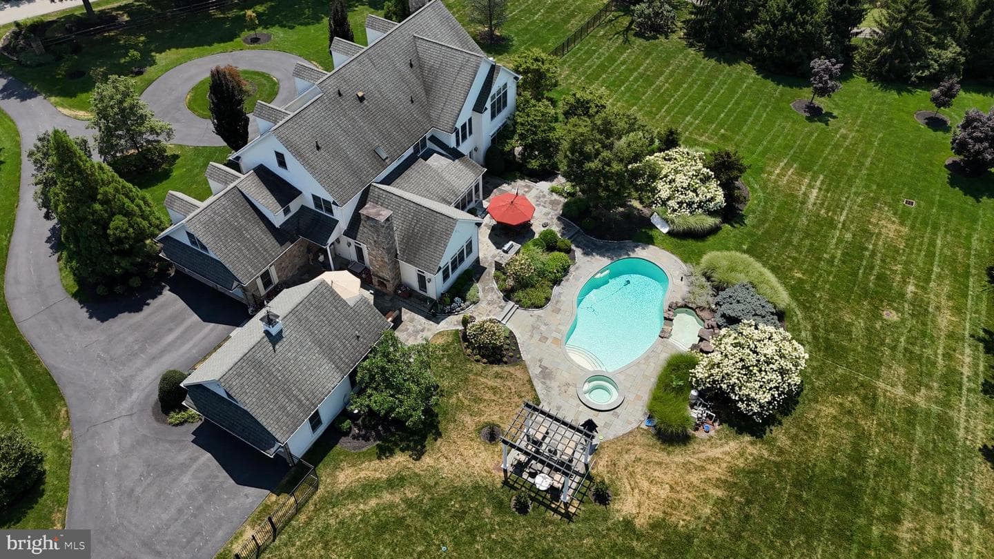 1811 Hollow Road photo 120