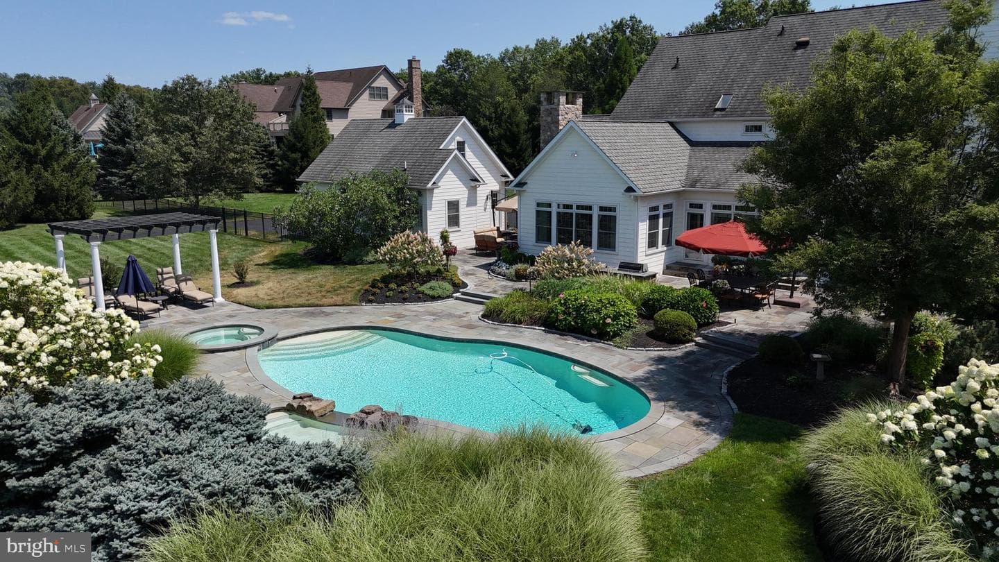 1811 Hollow Road photo 123
