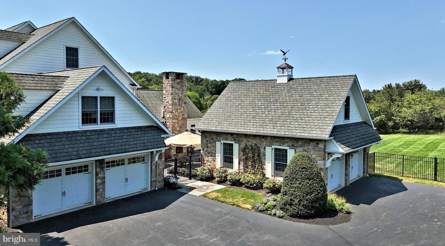 1811 Hollow Road photo 130
