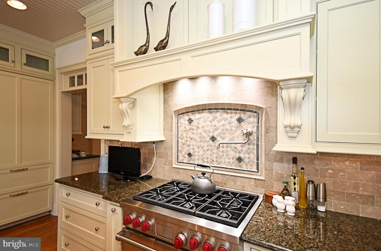 1811 Hollow Road photo 28