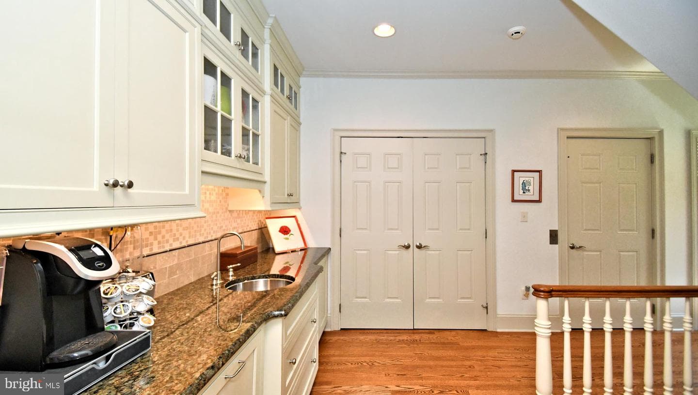 1811 Hollow Road photo 37