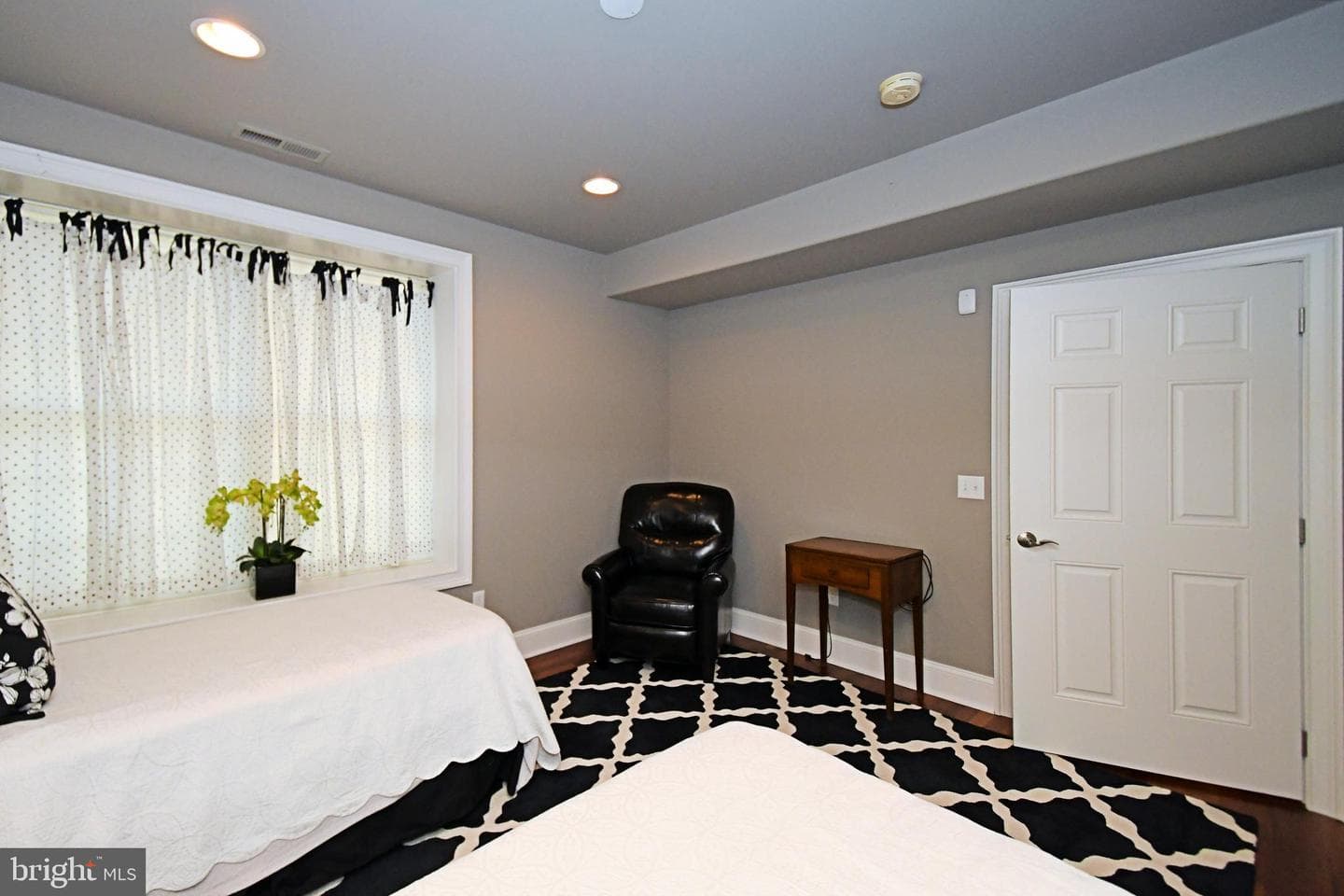 1811 Hollow Road photo 94
