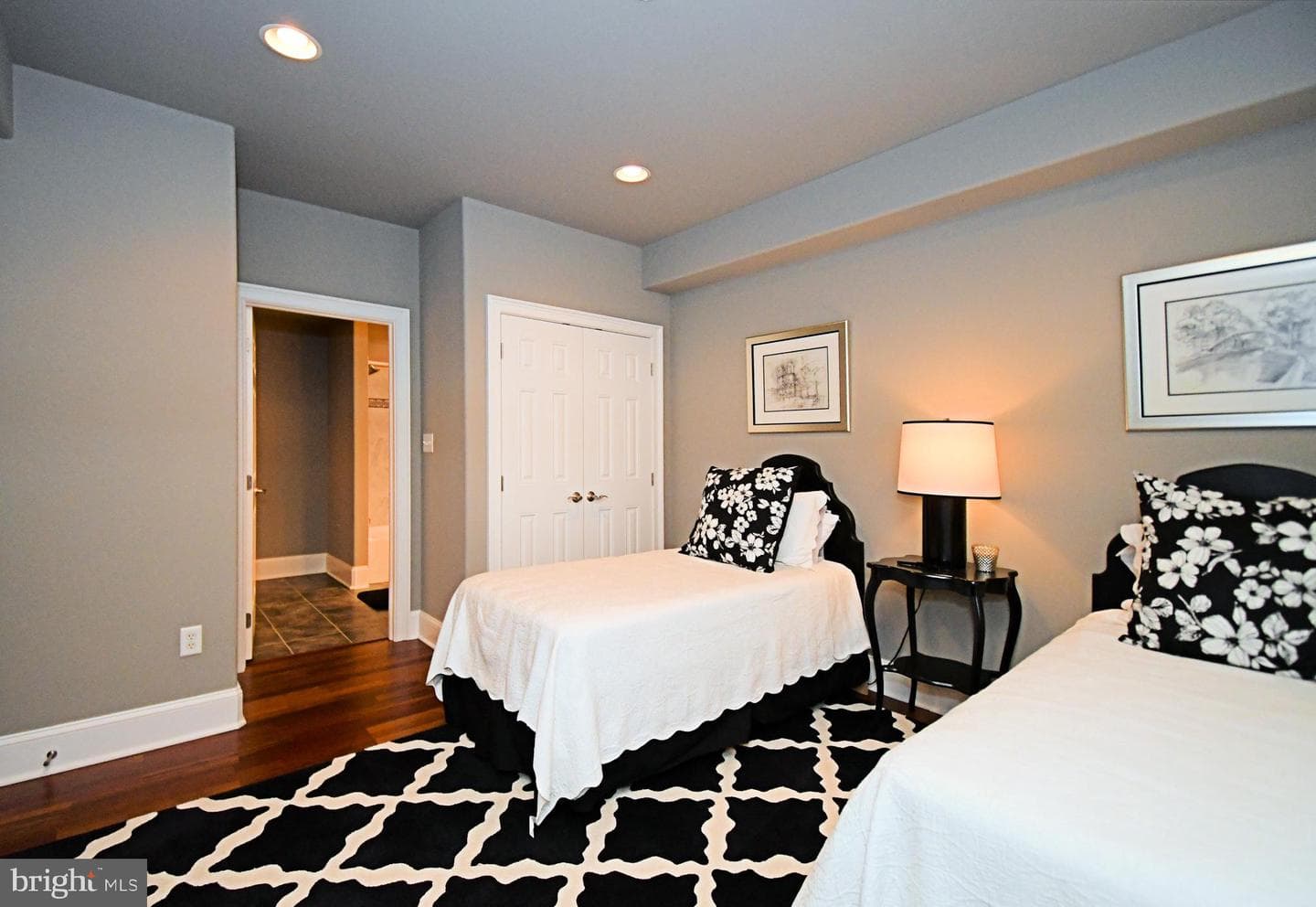 1811 Hollow Road photo 95