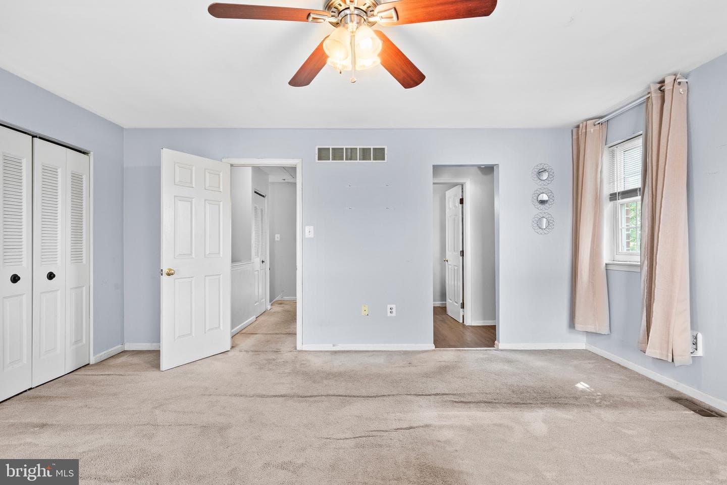 674 Coates Lane photo 14
