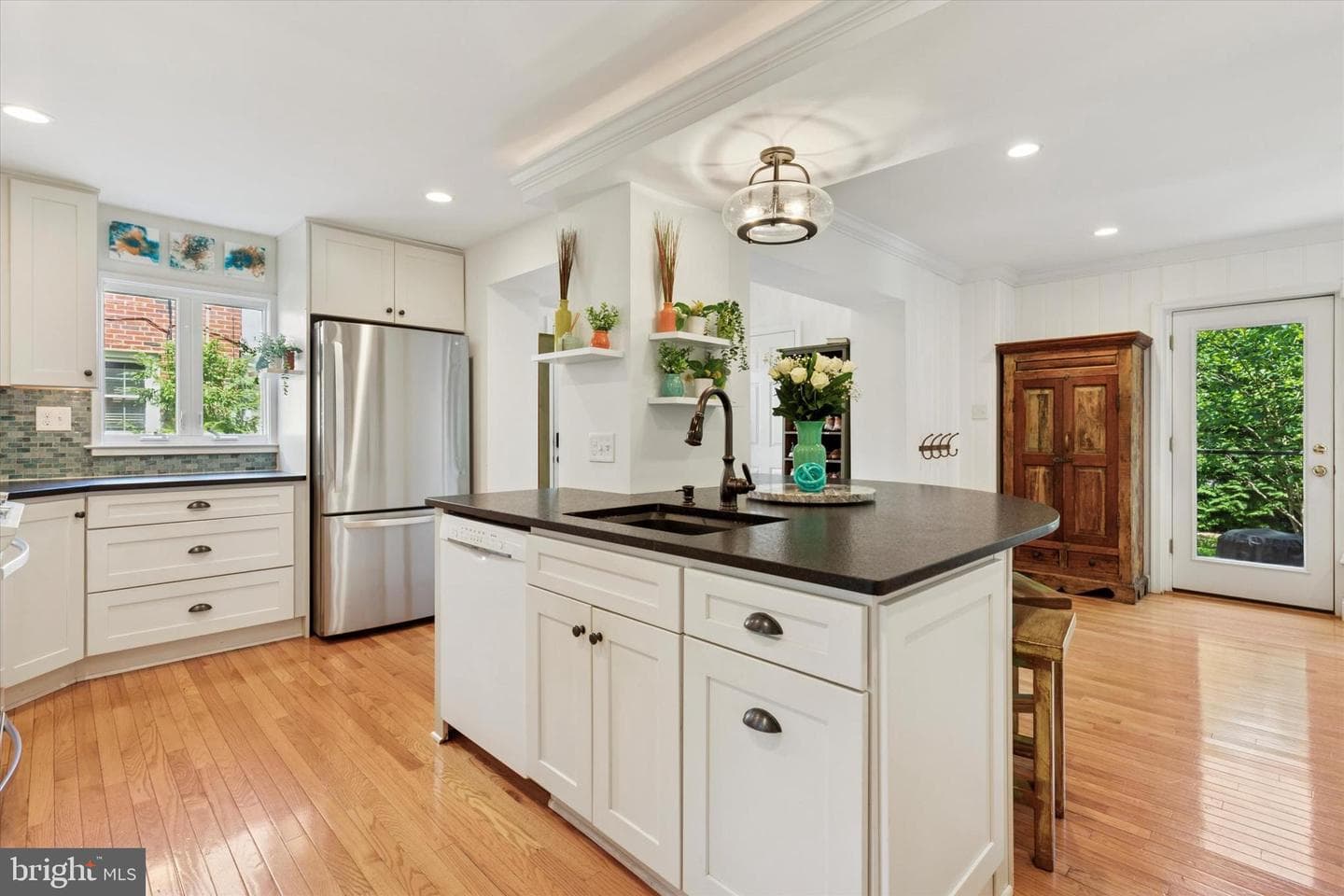 609 Fariston Drive photo 9