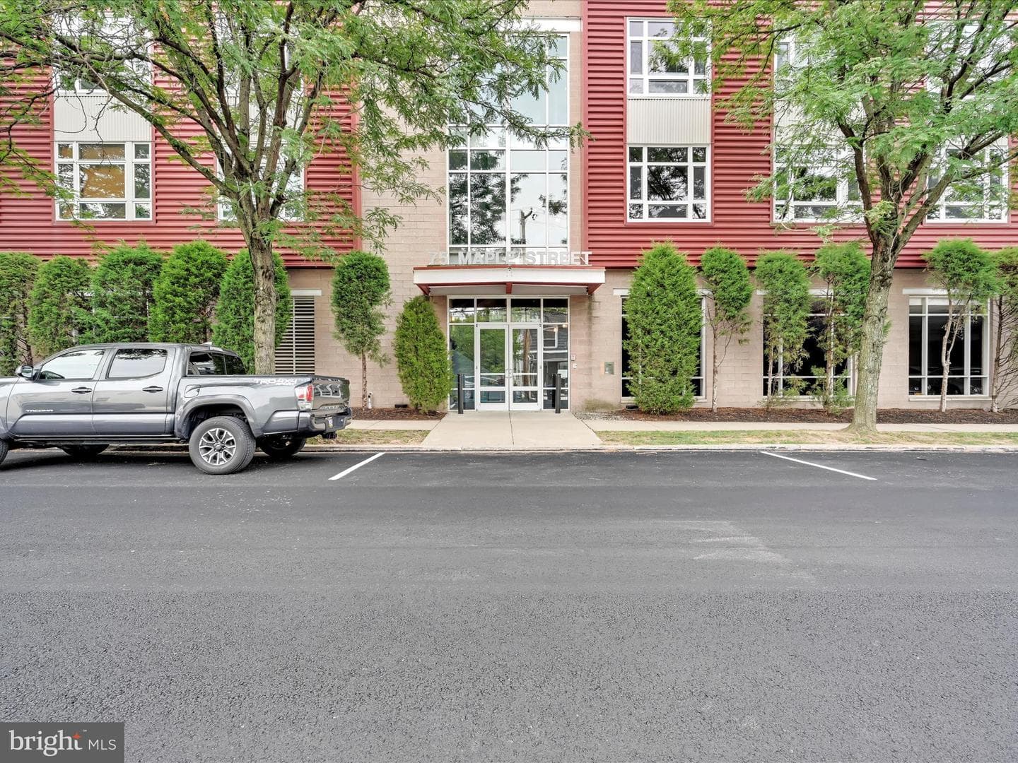 75 Maple Street #104 photo 1