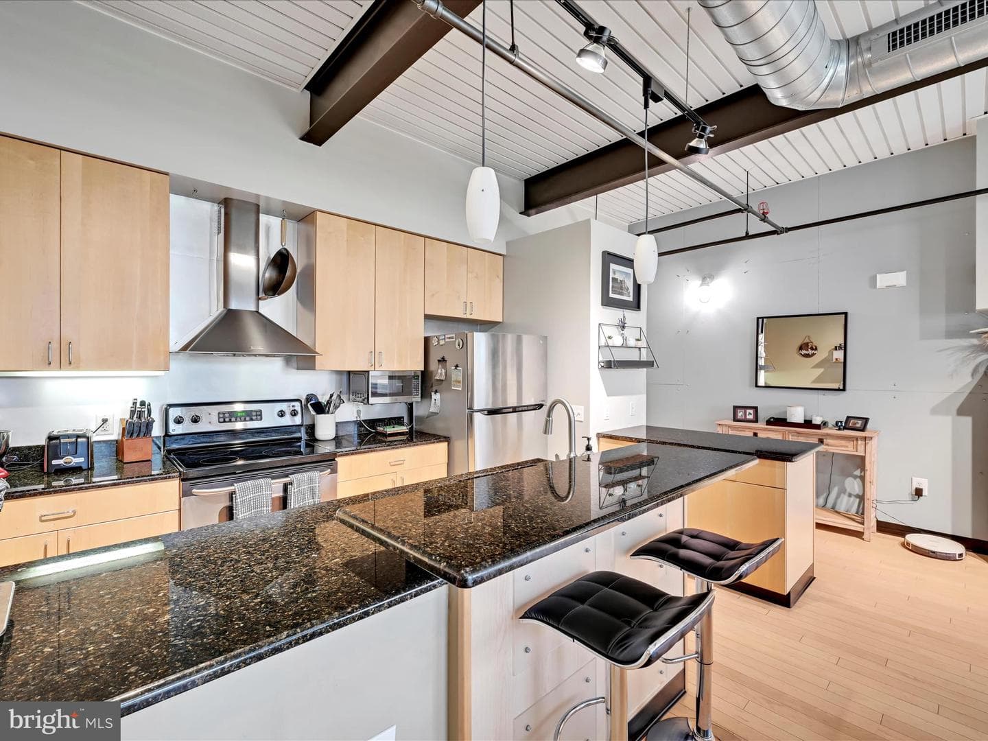 75 Maple Street #104 photo 6
