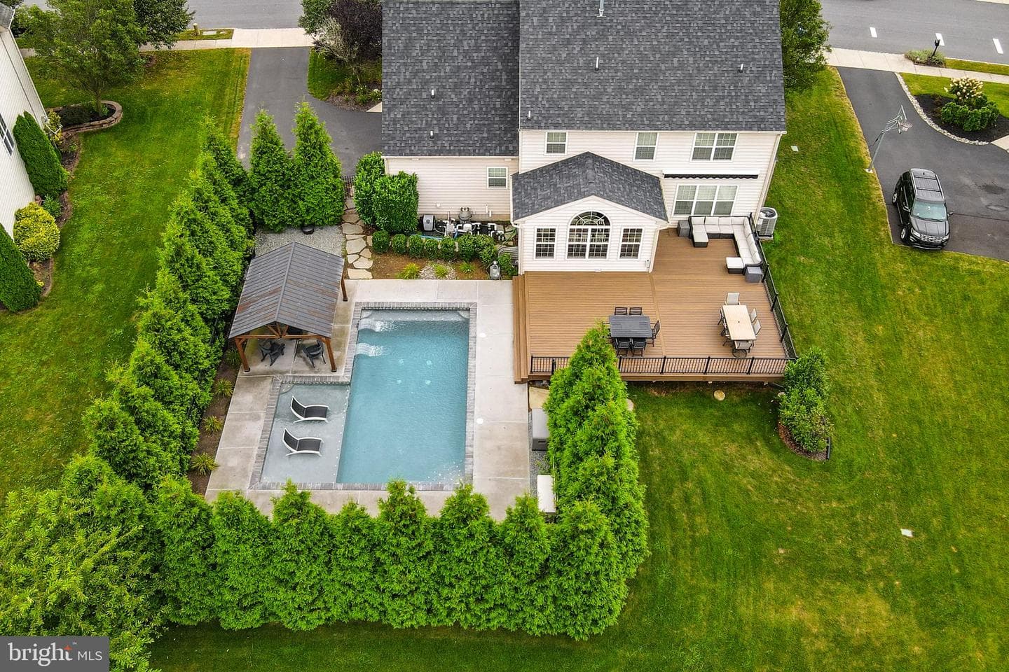 433 Hoffman Road photo 3