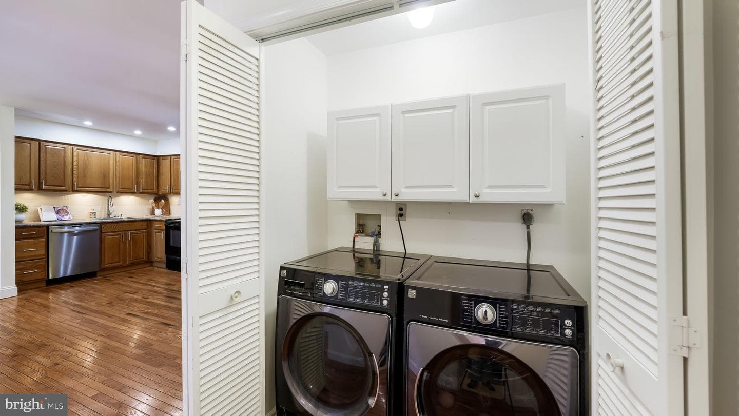 212 Laureen Road photo 13