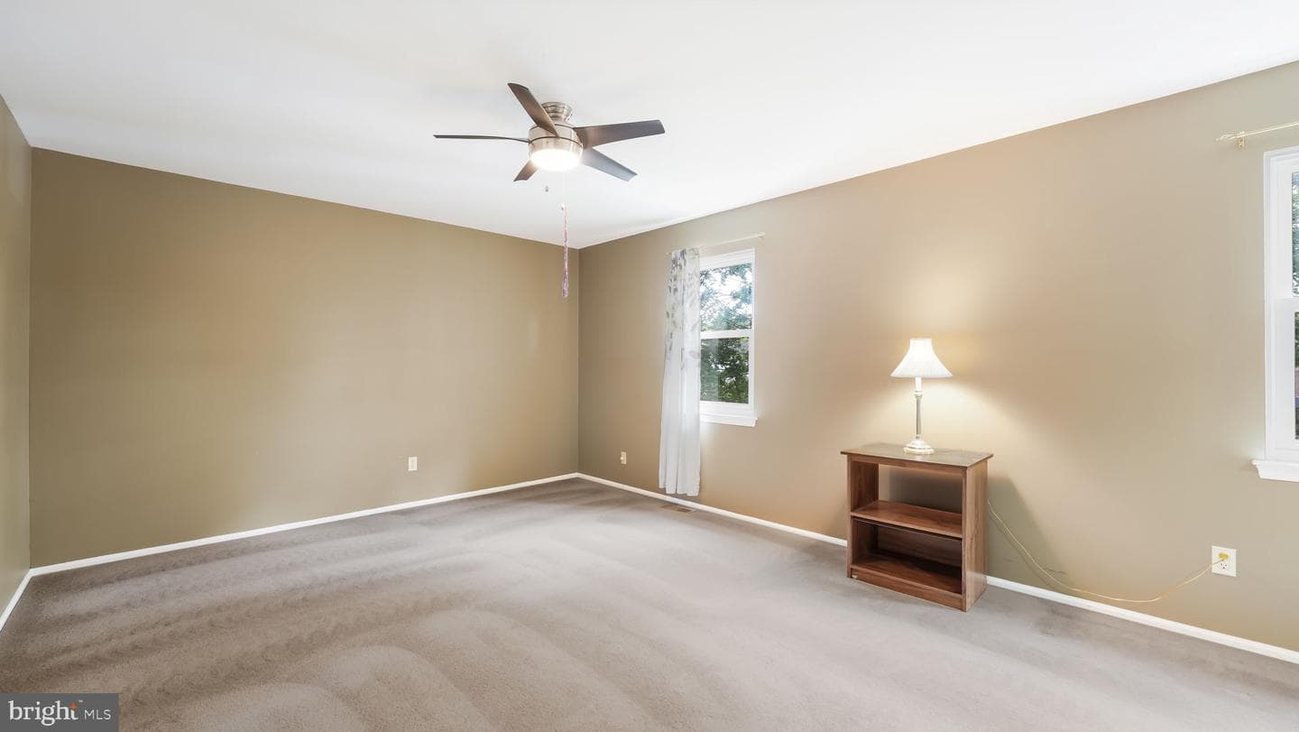 212 Laureen Road photo 17