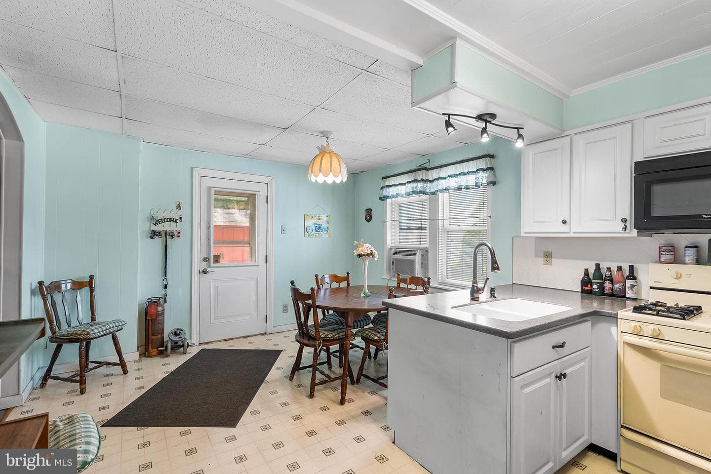 215 N Penn Street photo 4