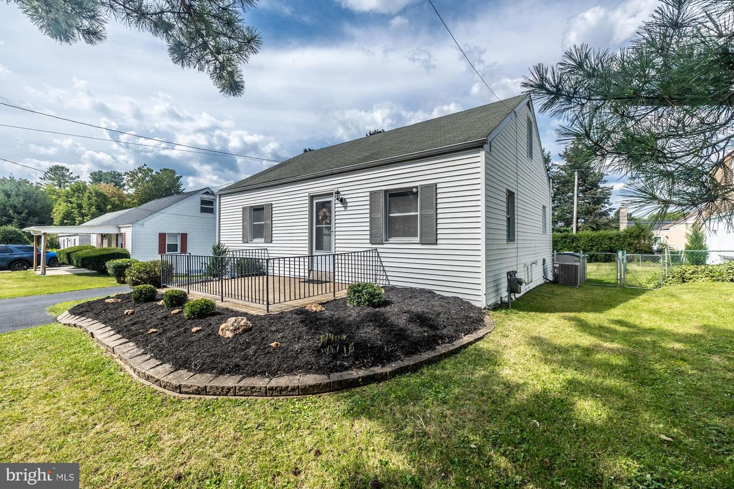 346 W Church Road photo 2