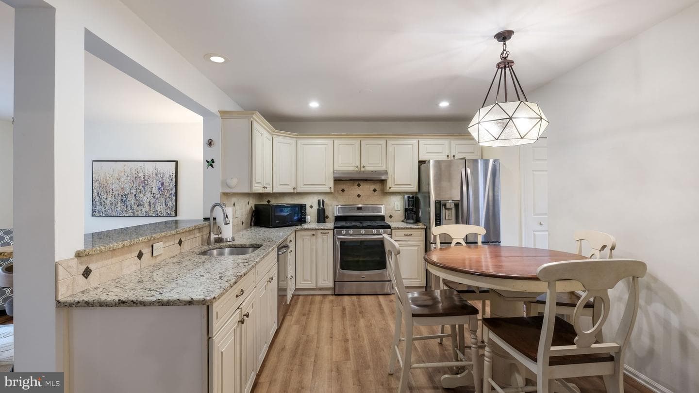 238 Copper Beech Drive photo 10