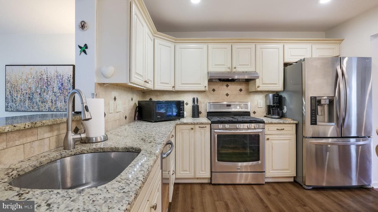 238 Copper Beech Drive photo 12