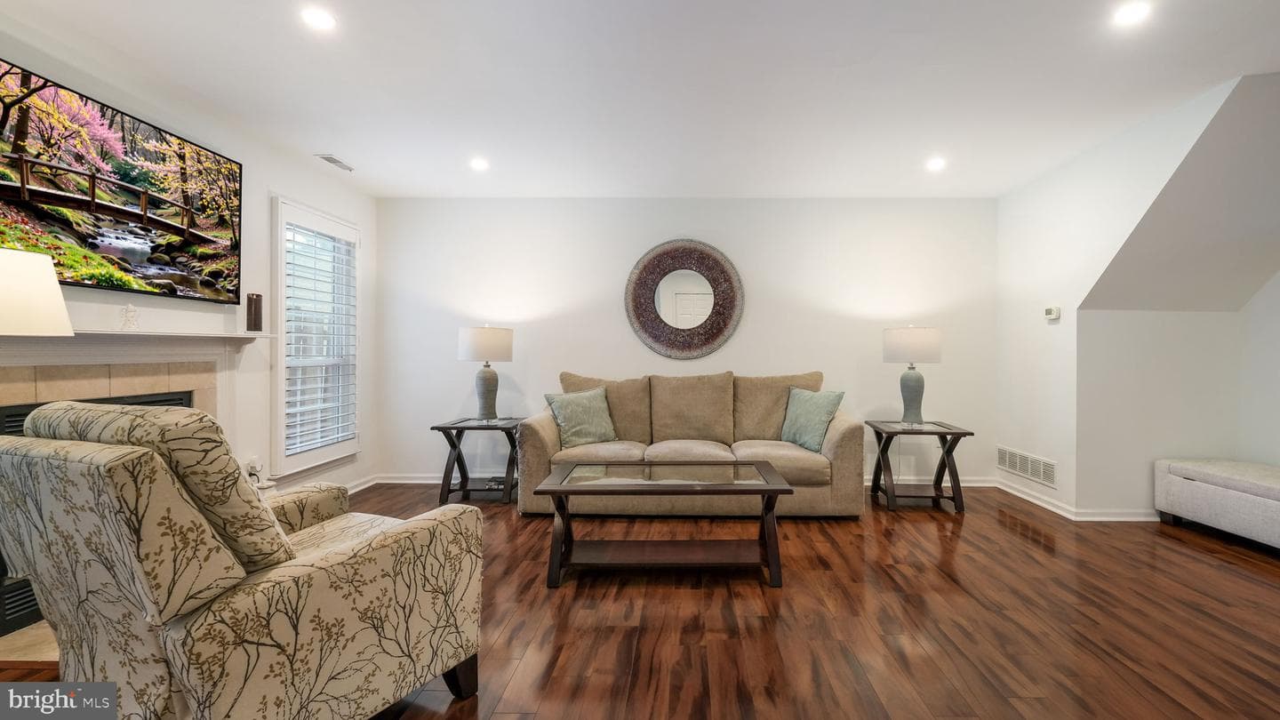 238 Copper Beech Drive photo 18