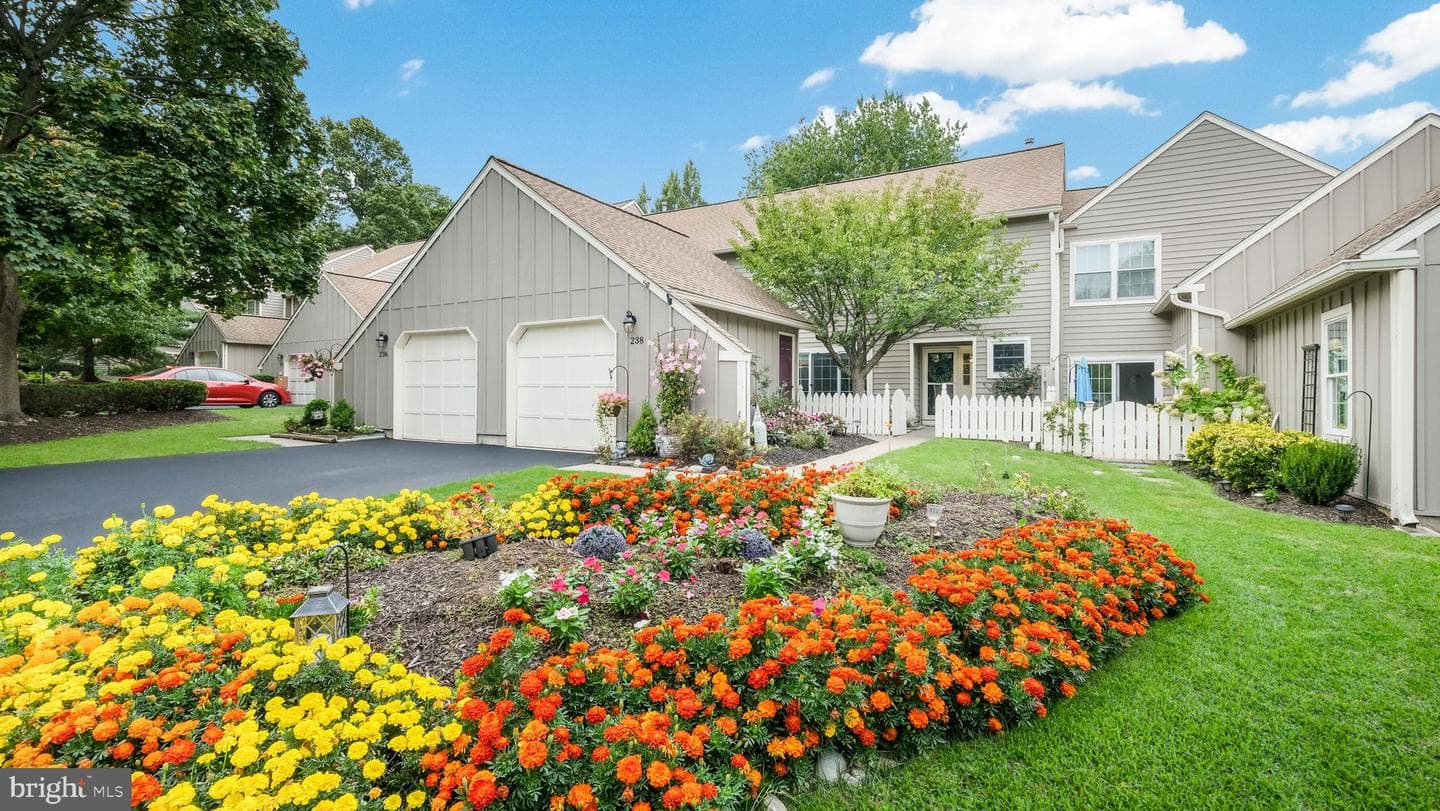 238 Copper Beech Drive photo 2