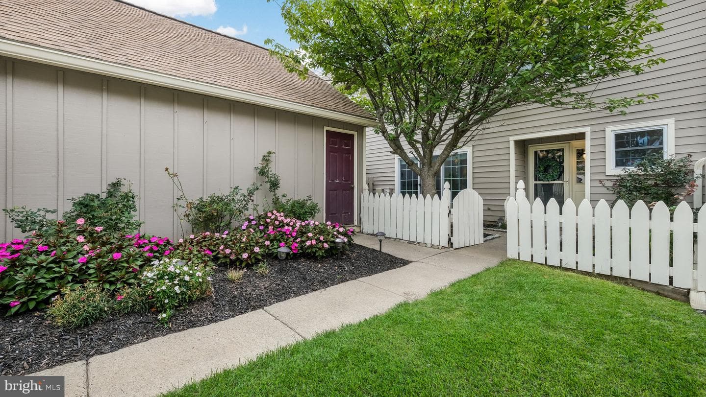 238 Copper Beech Drive photo 3