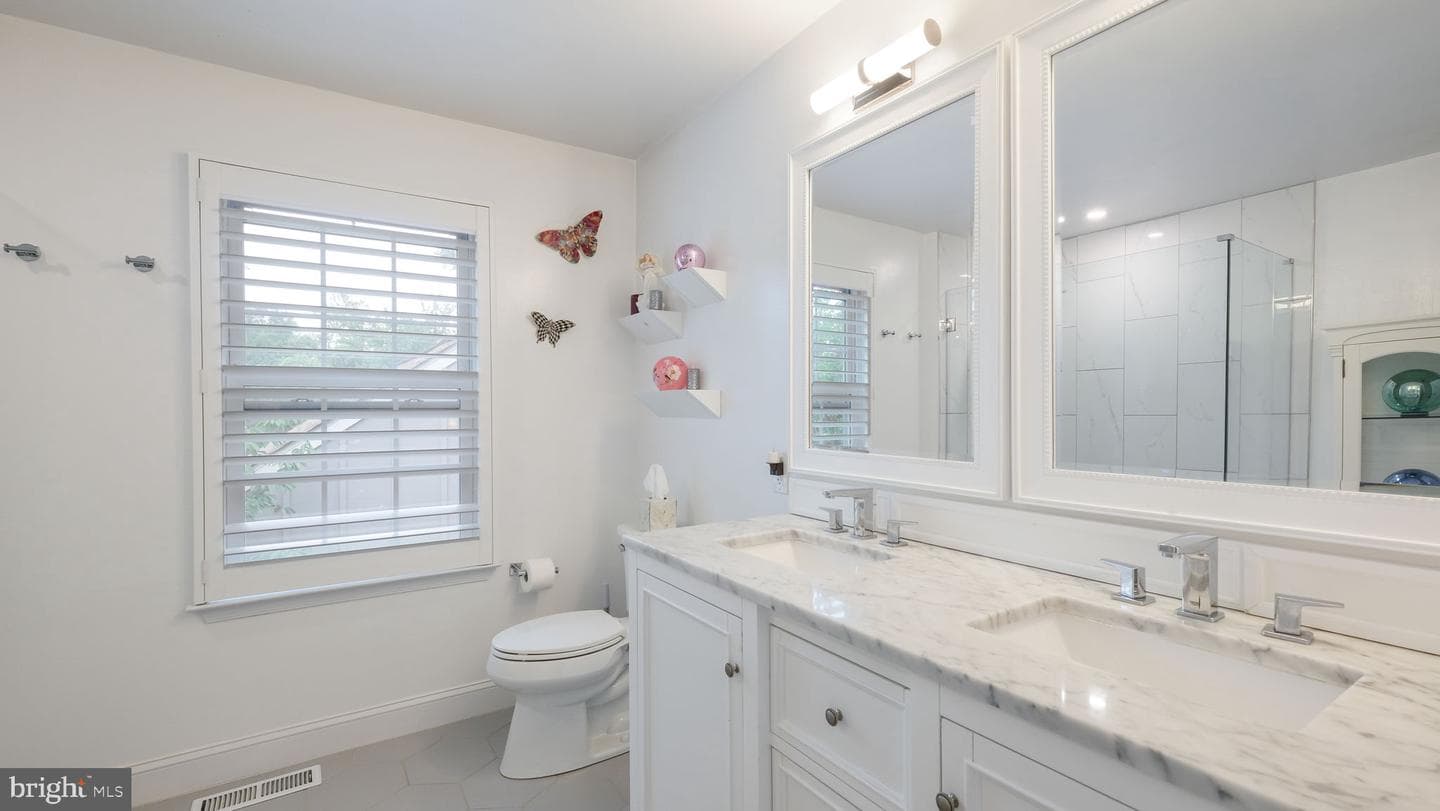 238 Copper Beech Drive photo 30