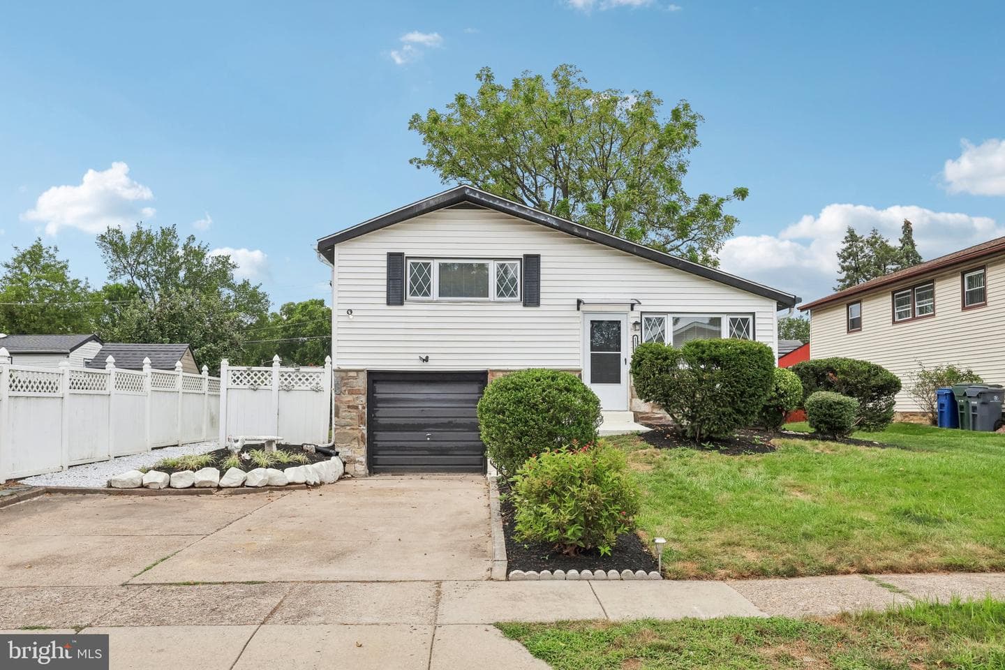 1350 Lindbergh Avenue photo 1