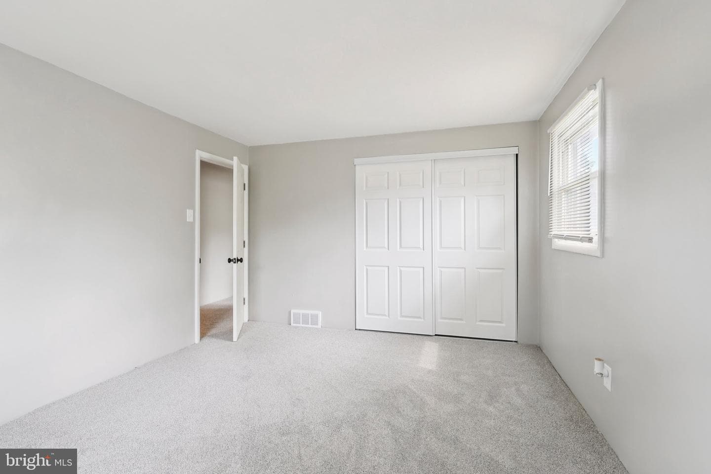 1350 Lindbergh Avenue photo 11