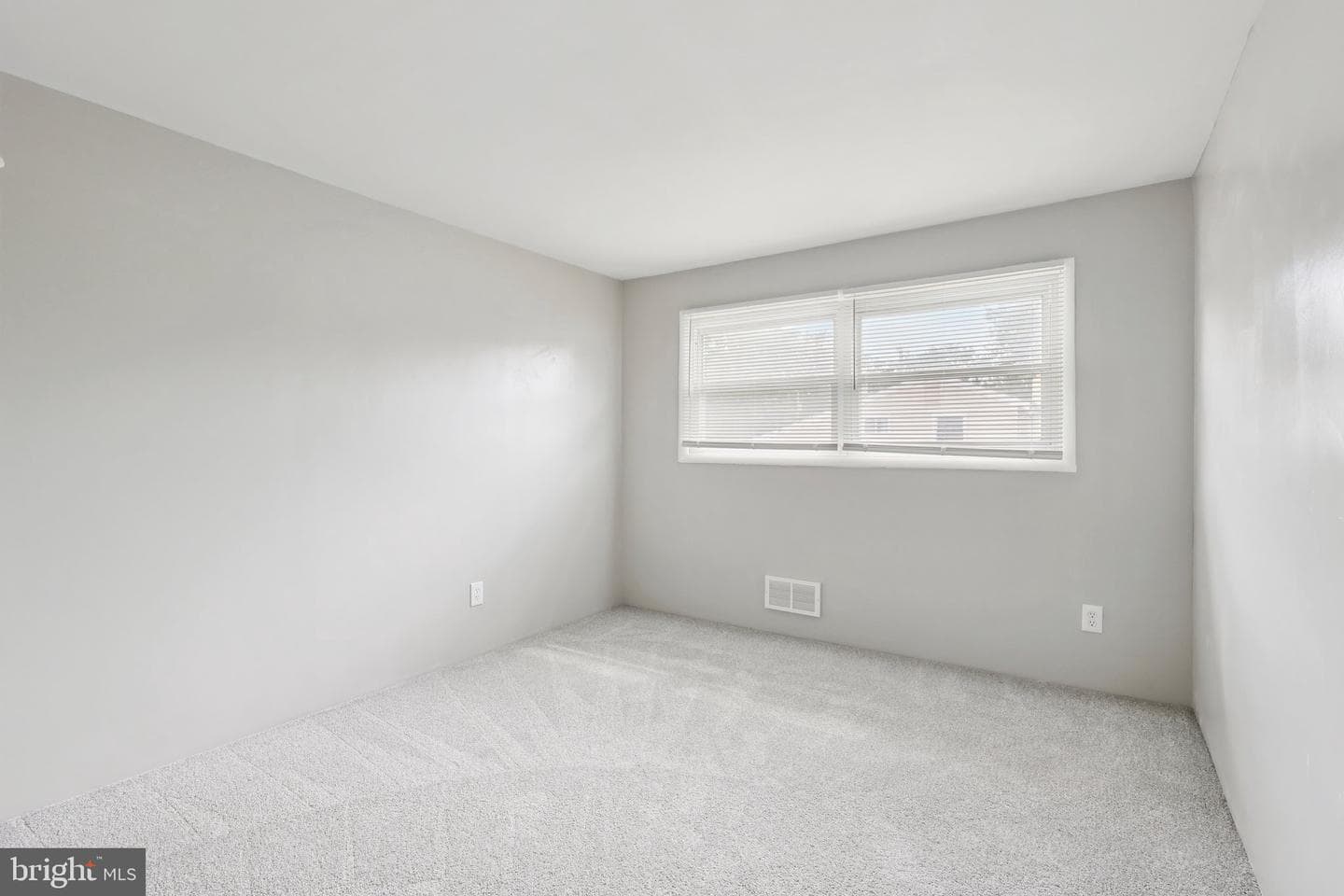 1350 Lindbergh Avenue photo 12