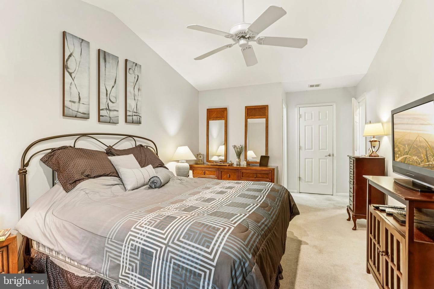 343 Hamilton Drive photo 22