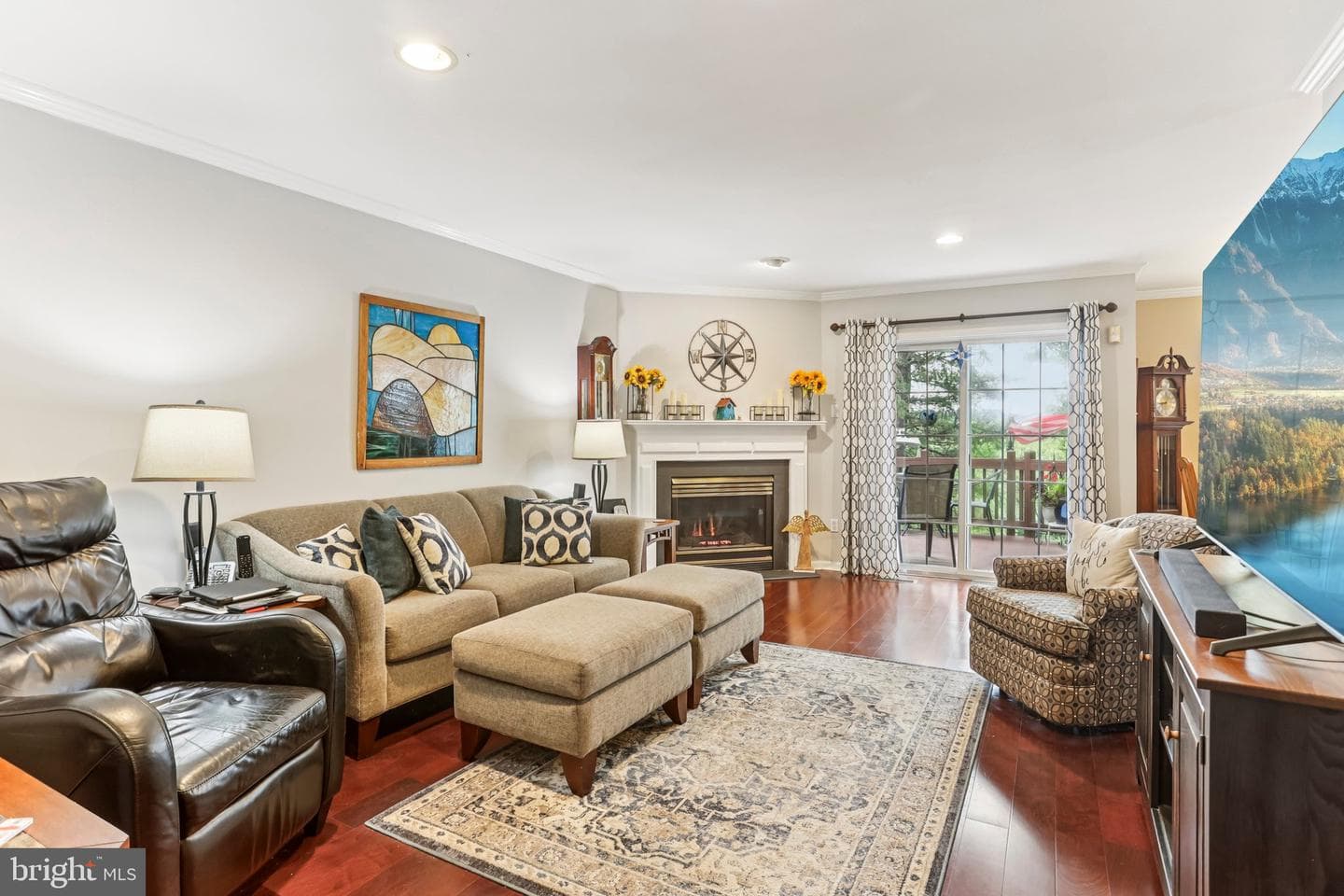 343 Hamilton Drive photo 4