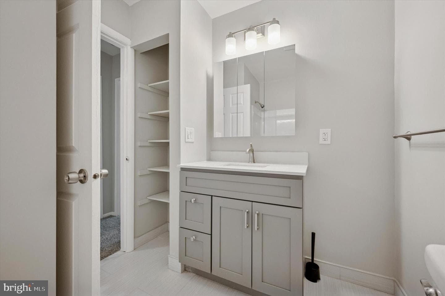208 Middleton photo 15