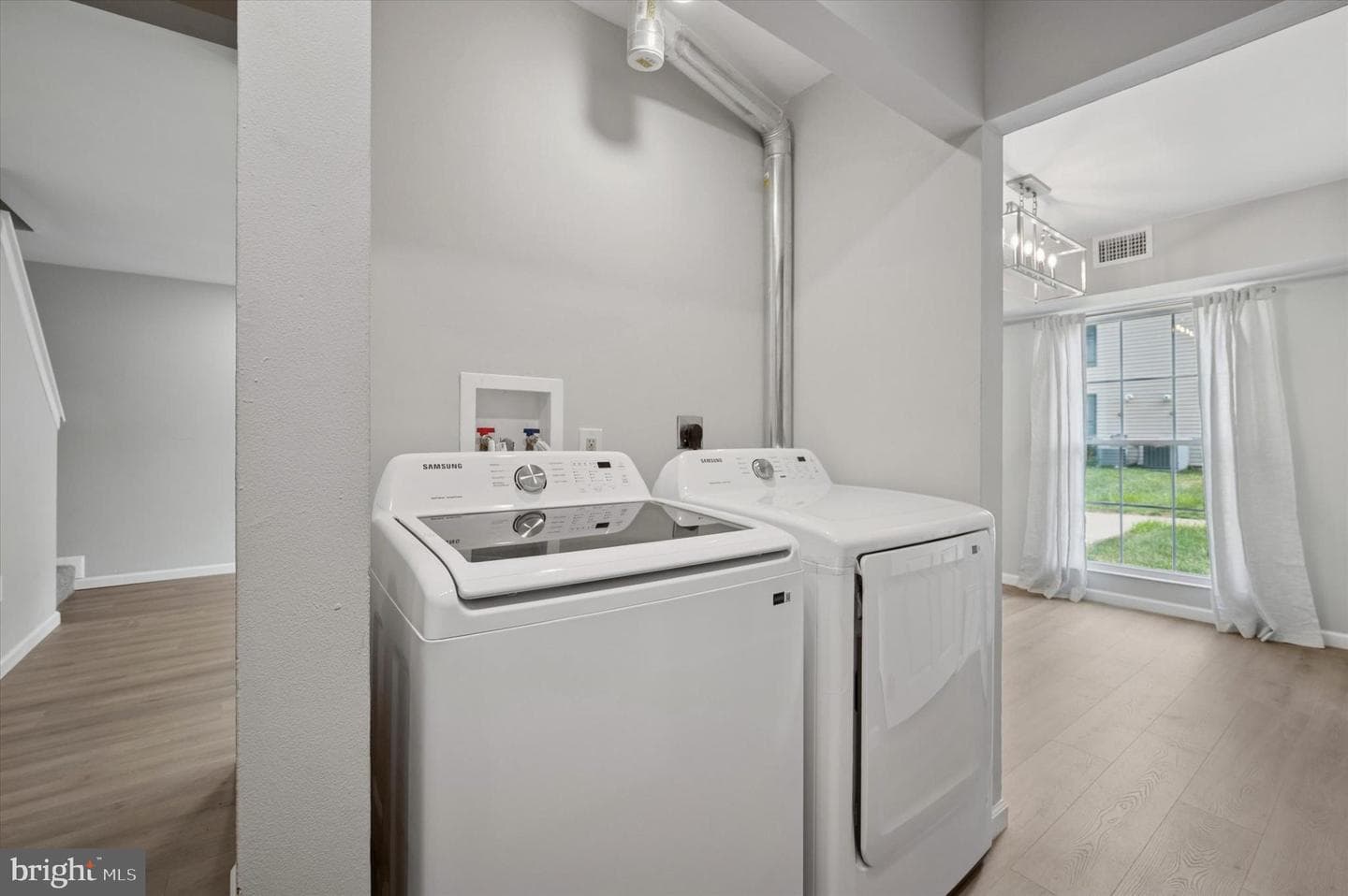 208 Middleton photo 9