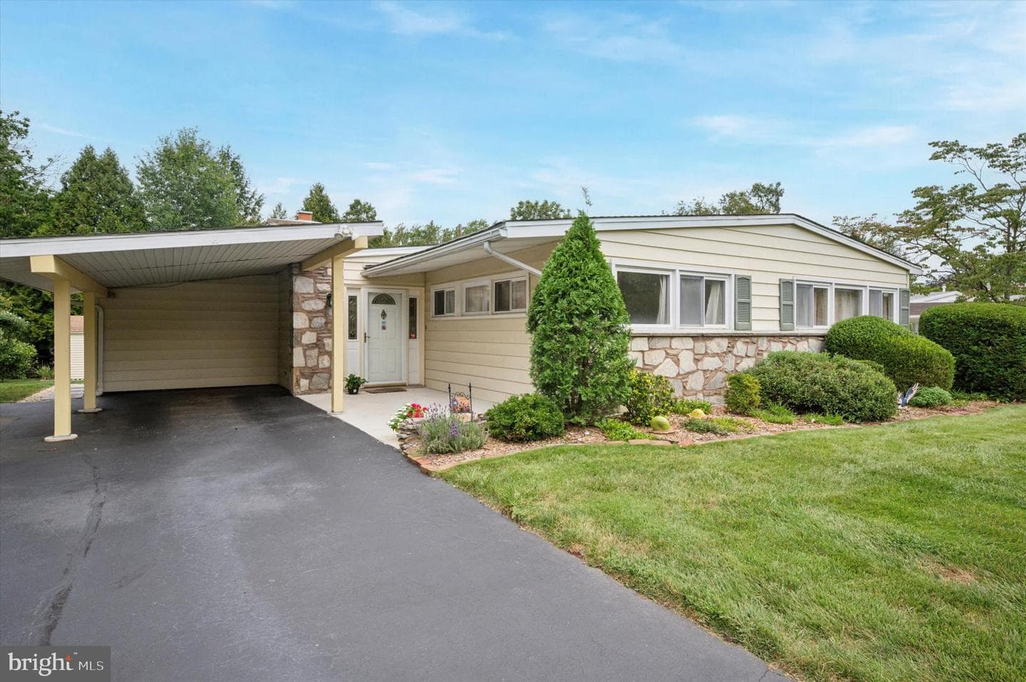 519 Paddock Road photo 3