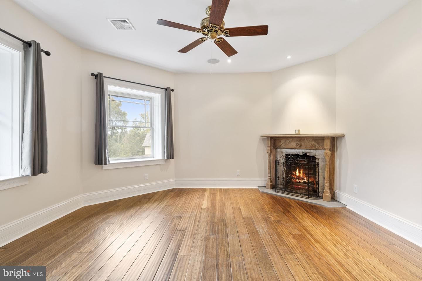 662 S Highland Avenue photo 40