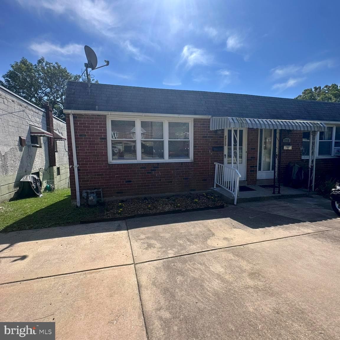 1720 Dartmouth Drive photo 3