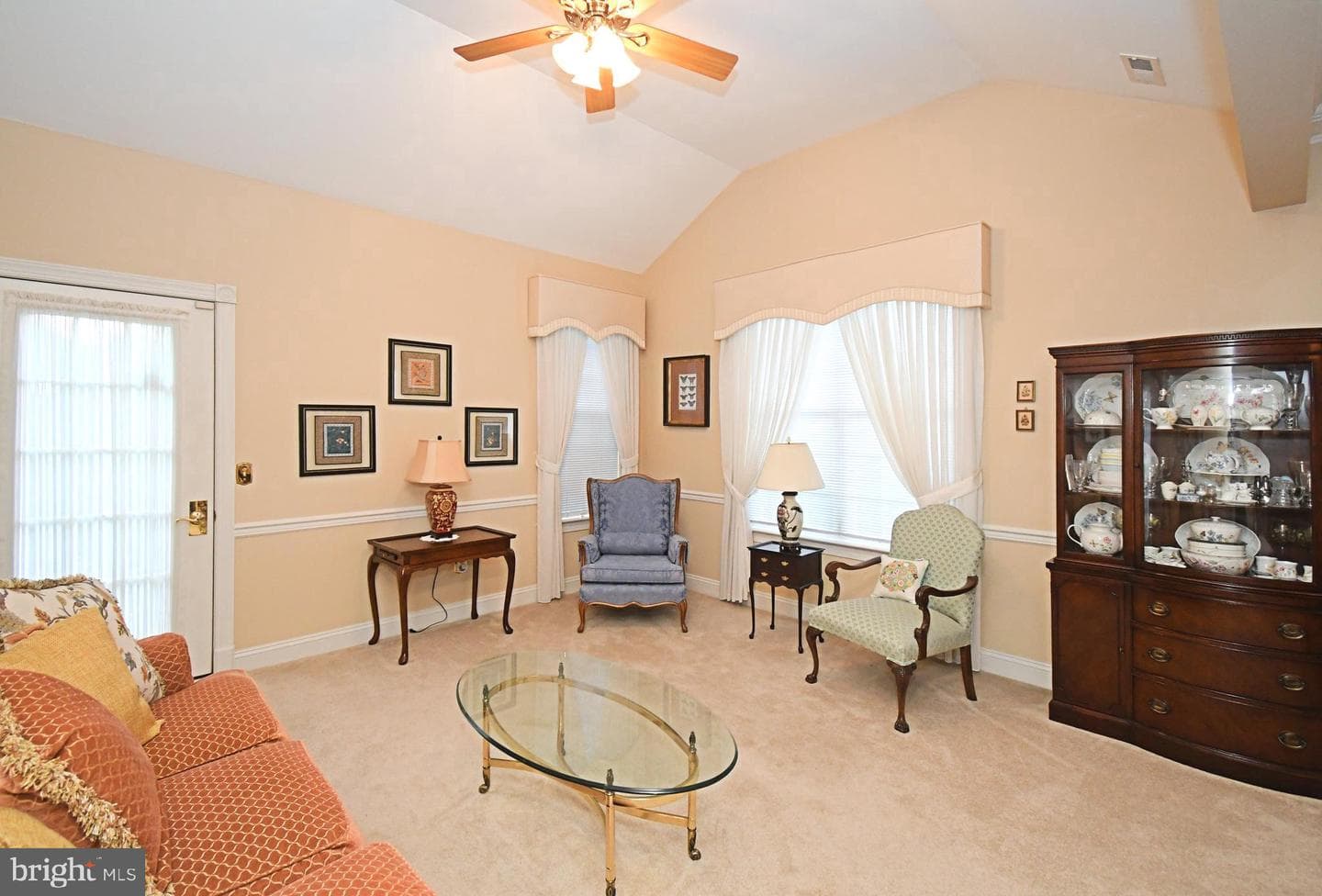 2 Newbury Way photo 7