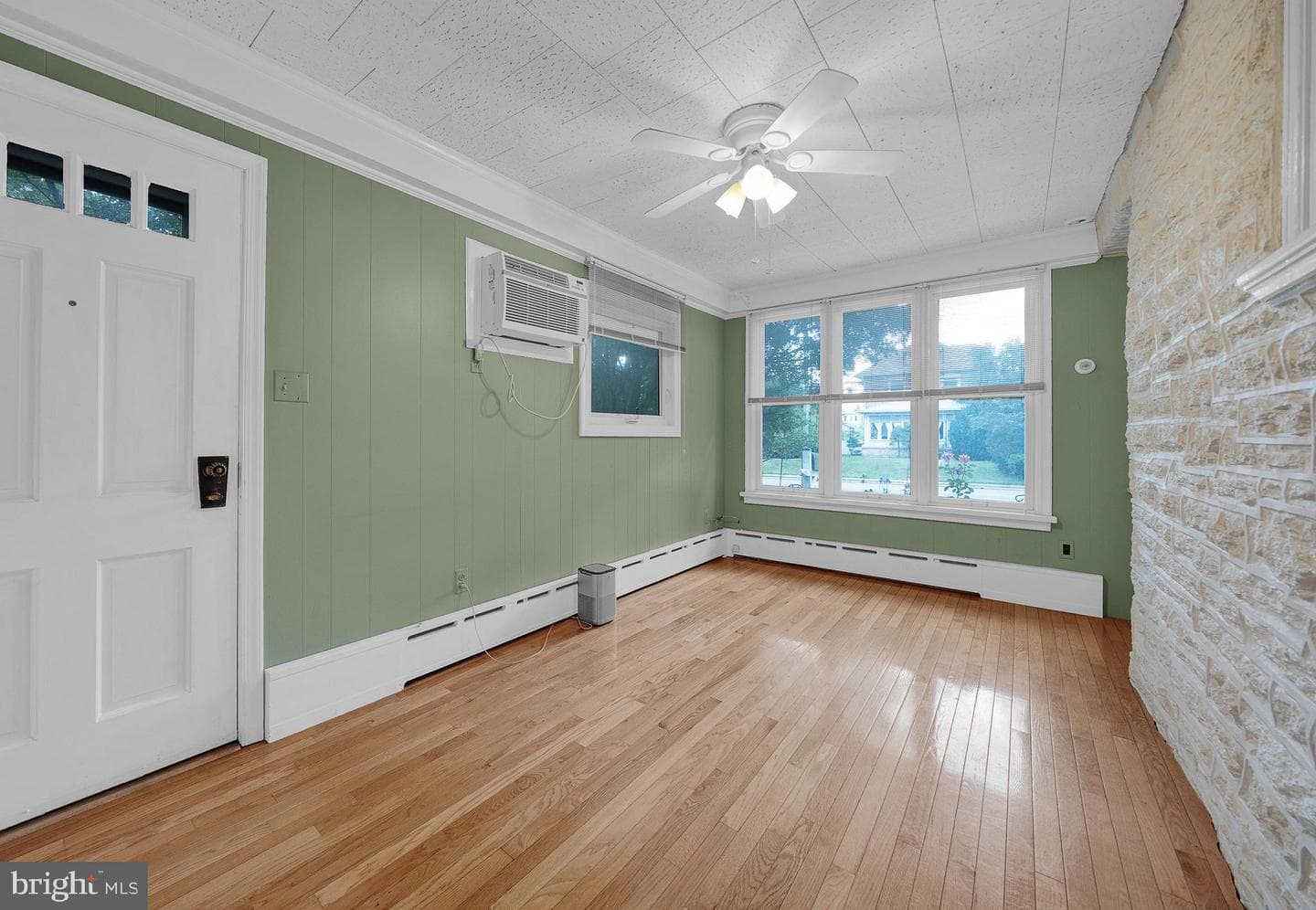 622 Washington Lane photo 9