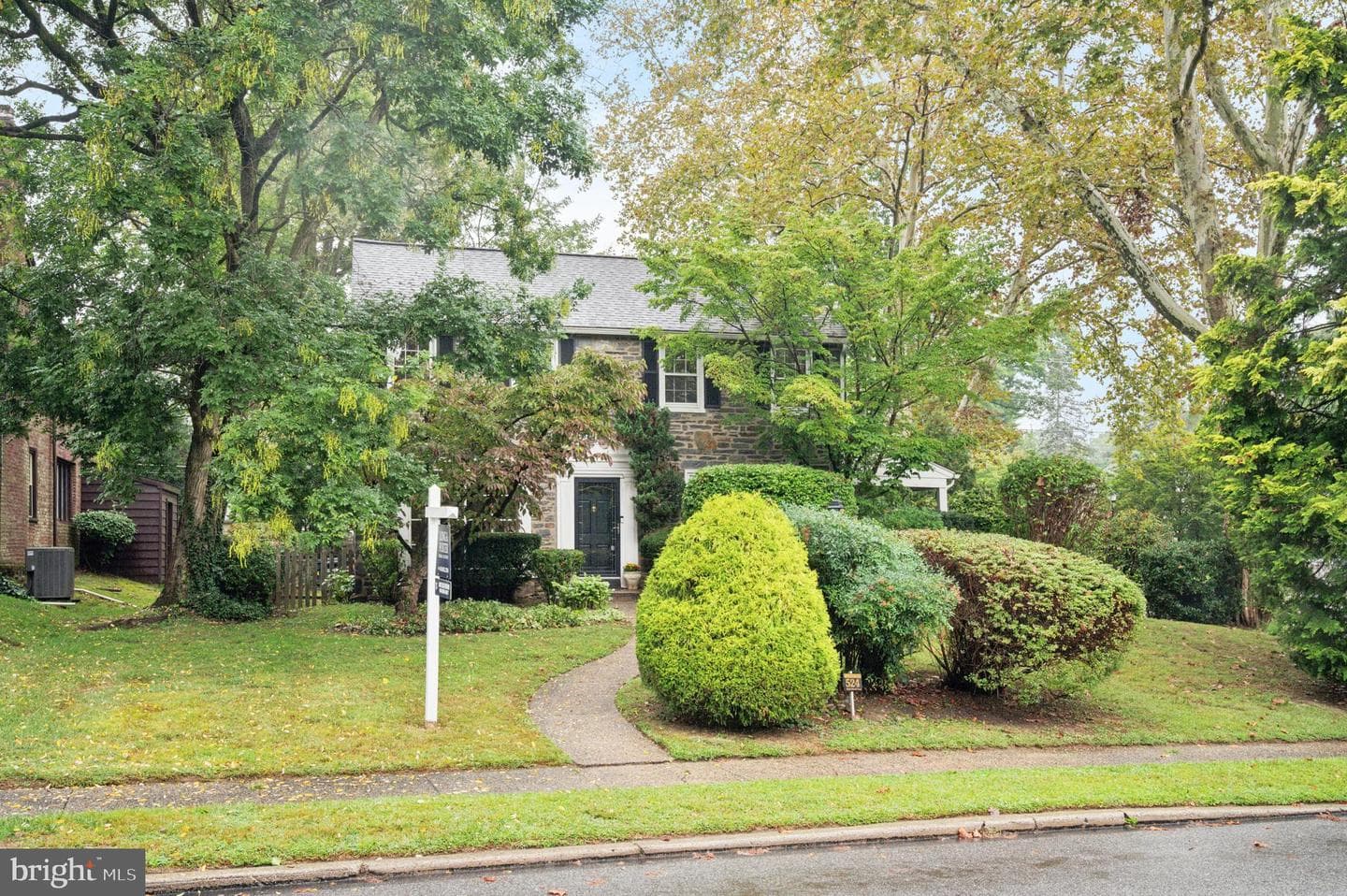524 Lafayette Road photo 1